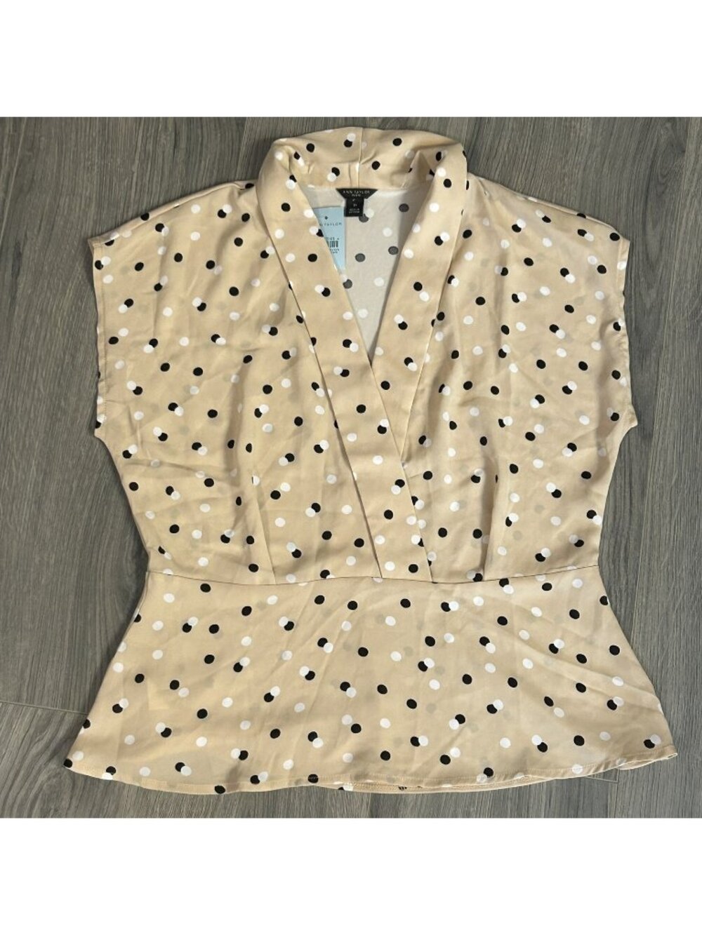 Ann Taylor Blouse Womens PS Petite Small Beige Polka Dot V Neck Cap Sleeve Top